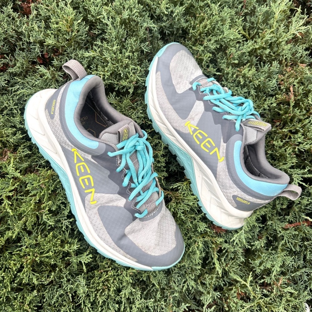 KEEN Women's Versacore Waterproof Shoes Size 8.5 Gray Blue Sneakers